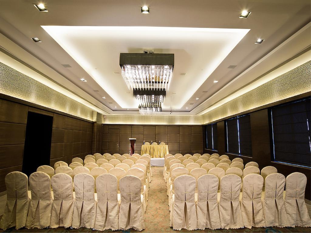 Best Western Jubilee Ridge Hyderabad Exterior foto