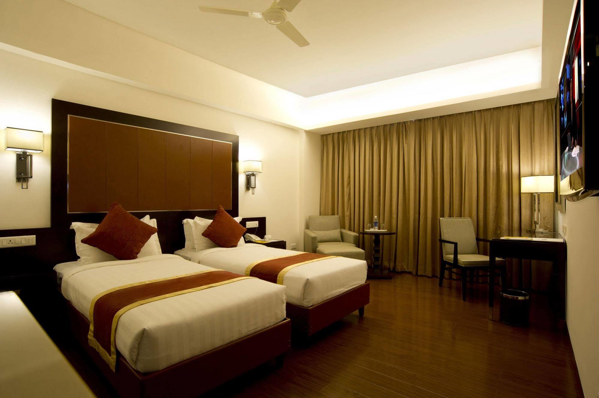 Best Western Jubilee Ridge Hyderabad Exterior foto