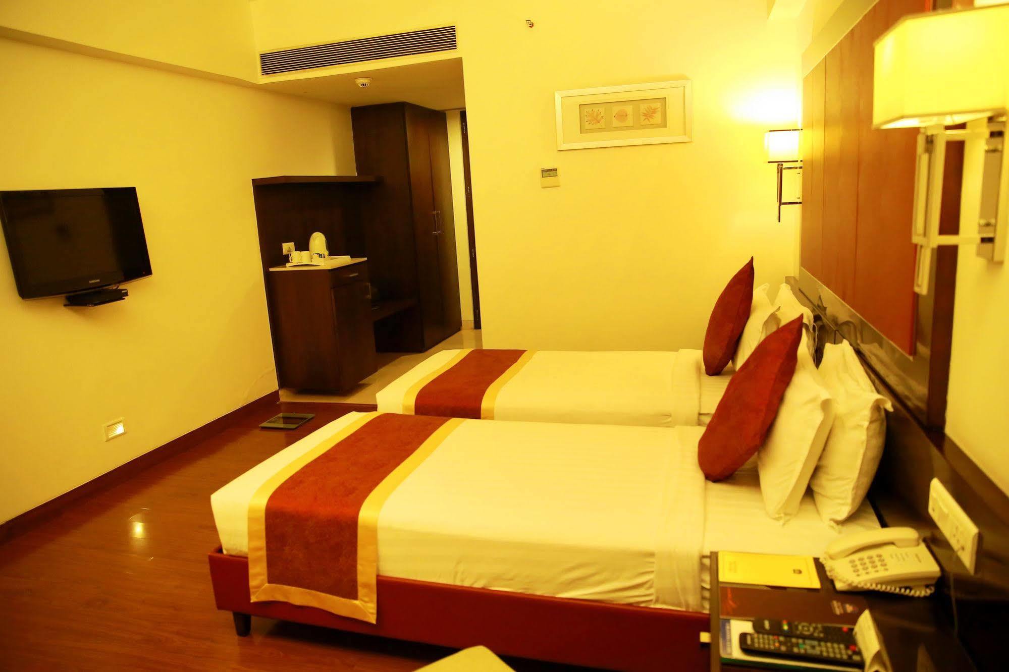 Best Western Jubilee Ridge Hyderabad Exterior foto