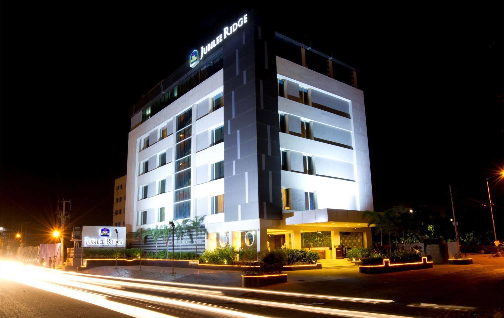 Best Western Jubilee Ridge Hyderabad Exterior foto